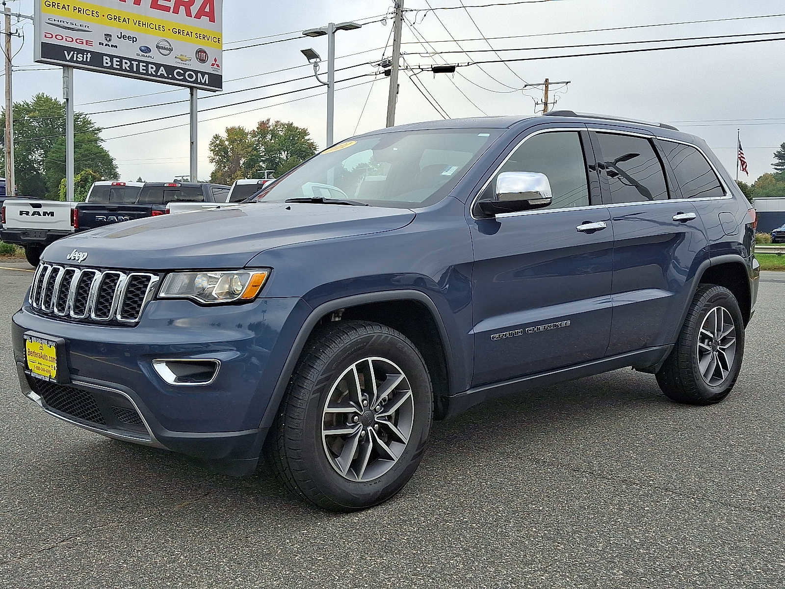 Used 2021 Jeep Grand Cherokee Limited image 3
