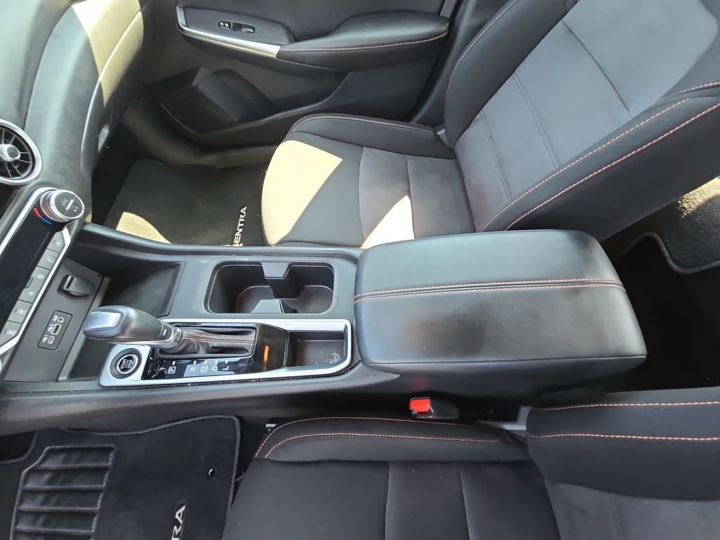 Used 2023 Nissan Sentra SR w/ Midnight Edition Package image 14