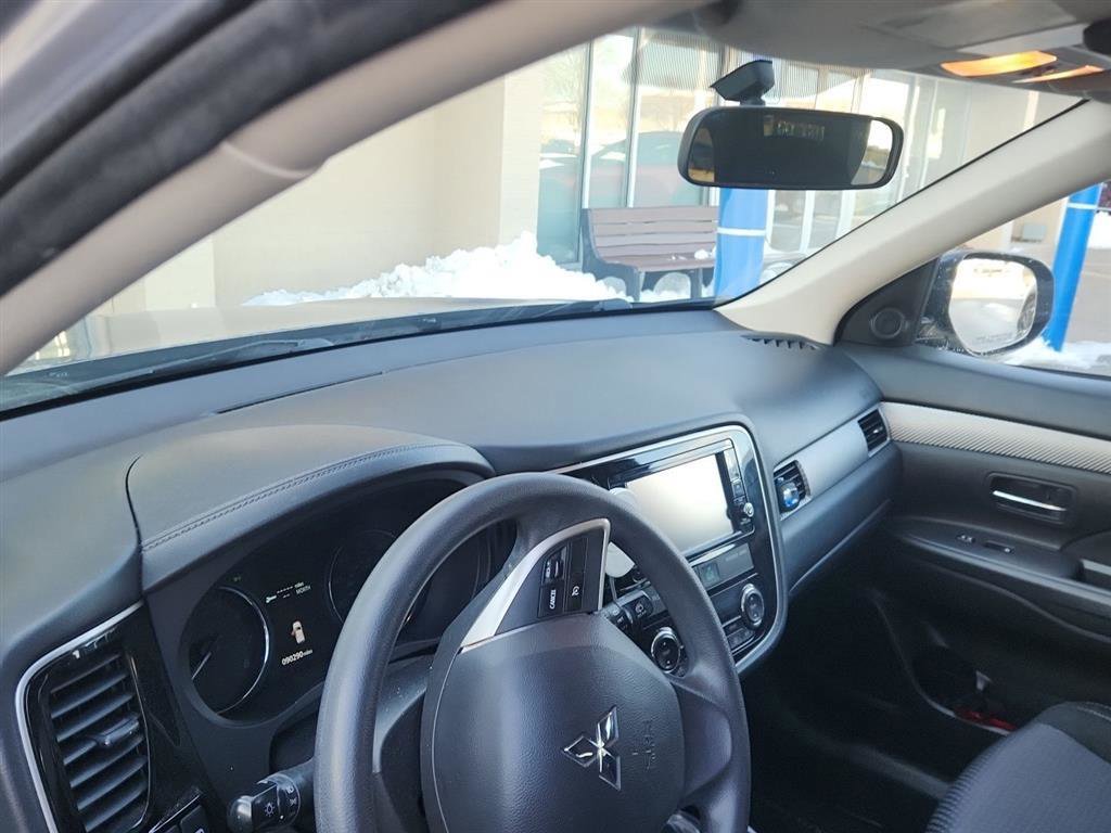 Used 2018 Mitsubishi Outlander ES image 10