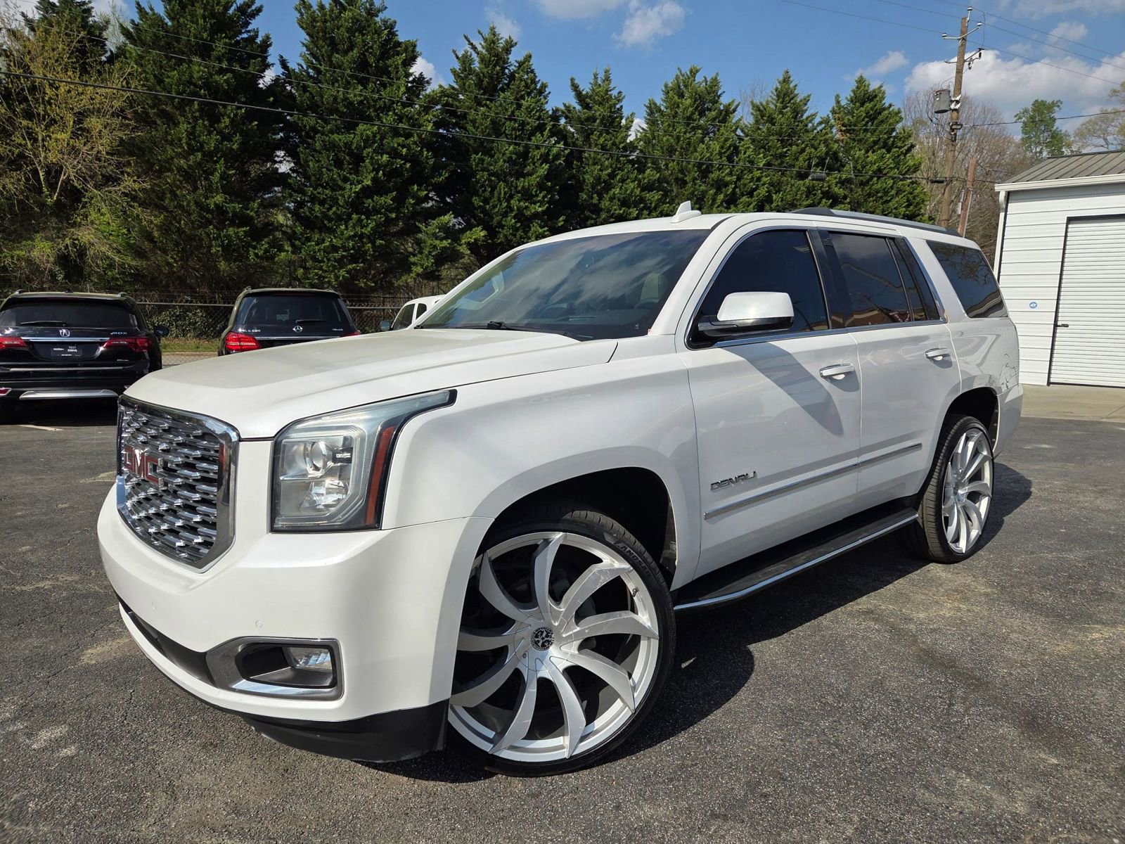 Used 2019 GMC Yukon Denali RWD image 1