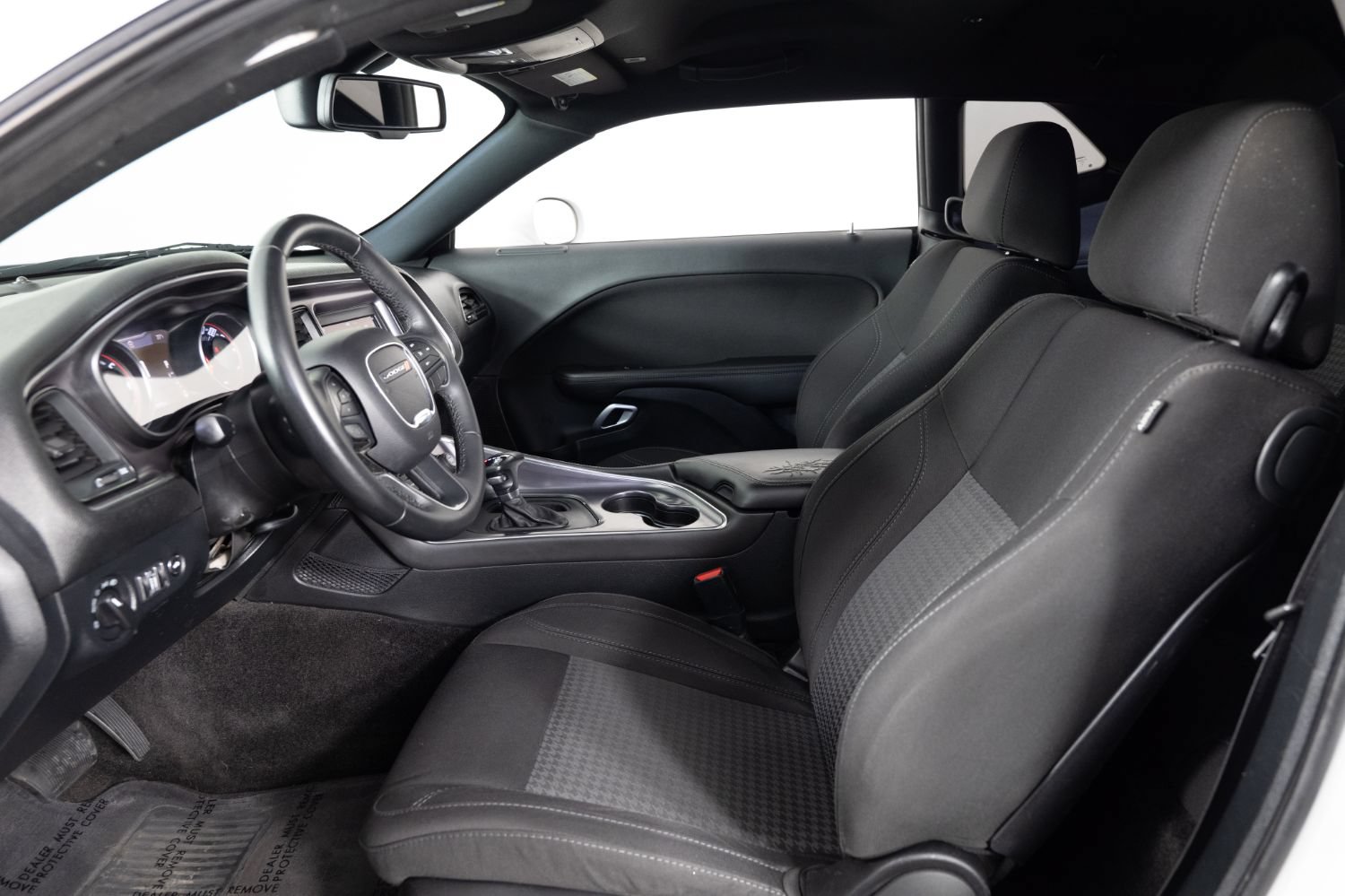 Used 2018 Dodge Challenger SXT RWD image 14