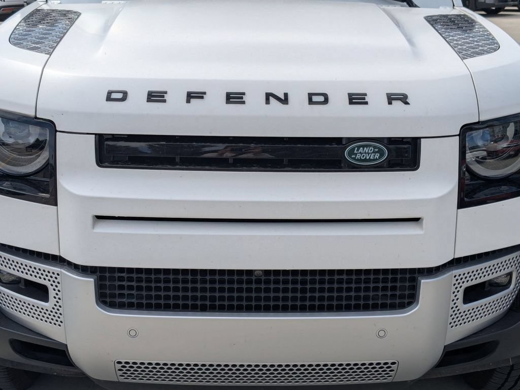Used 2023 Land Rover Defender 110 SE AWD/4WD image 10