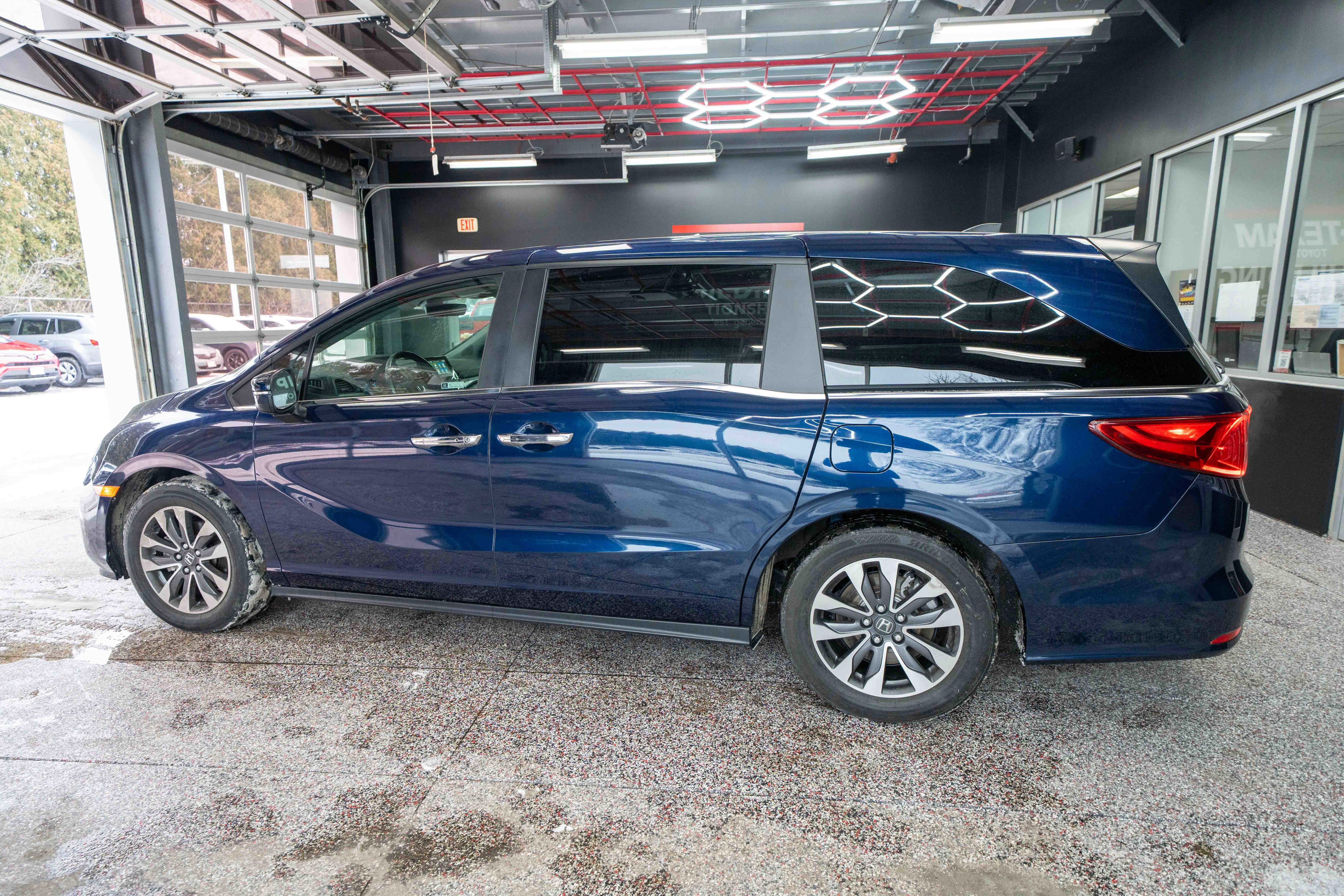 Used 2021 Honda Odyssey EX-L image 2