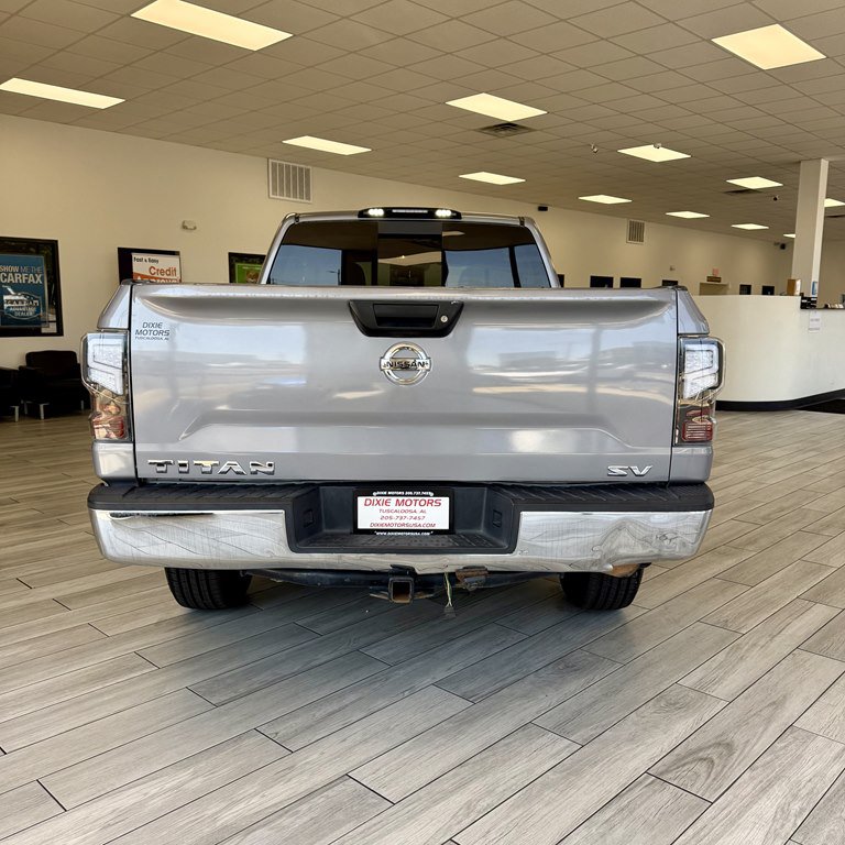 Used 2017 Nissan Titan SV RWD image 8