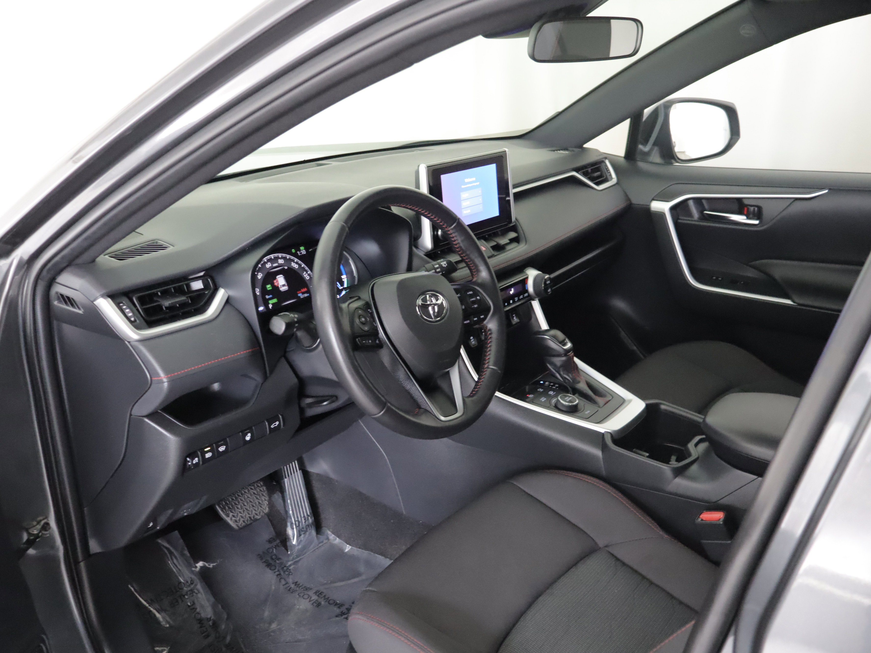 Used 2023 Toyota RAV4 SE w/ Weather & Moonroof Package AWD/4WD image 11