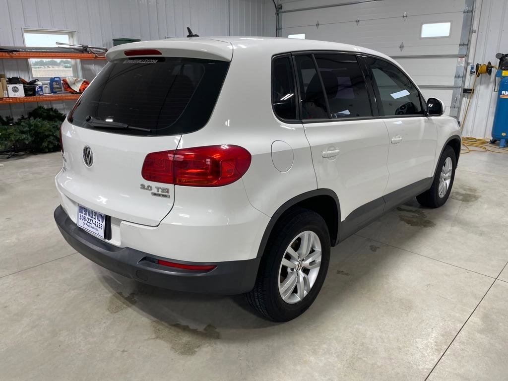 Used 2012 Volkswagen Tiguan S image 7