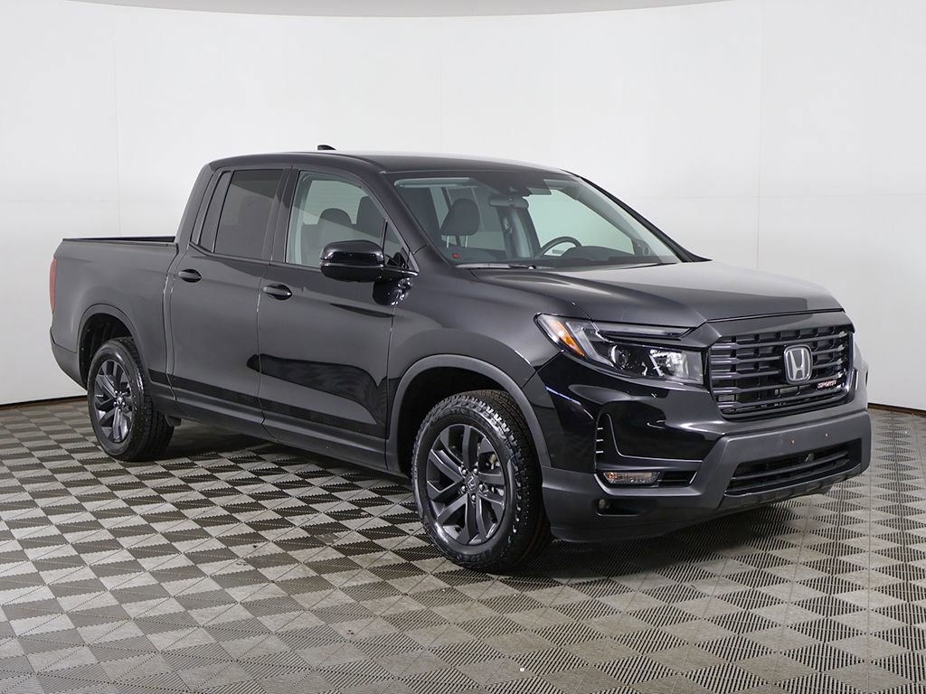 Used 2023 Honda Ridgeline Sport image 2