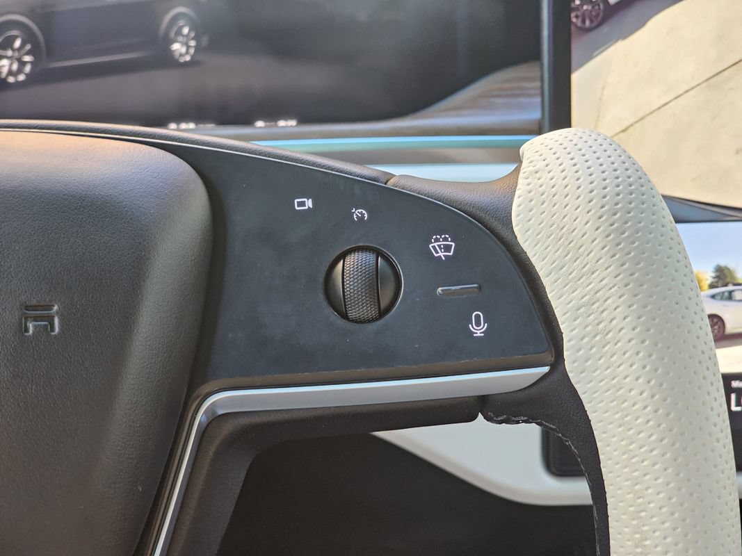 Used 2022 Tesla Model X AWD/4WD image 27