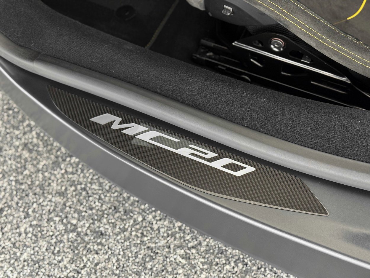 Used 2023 Maserati MC20 Spyder image 15