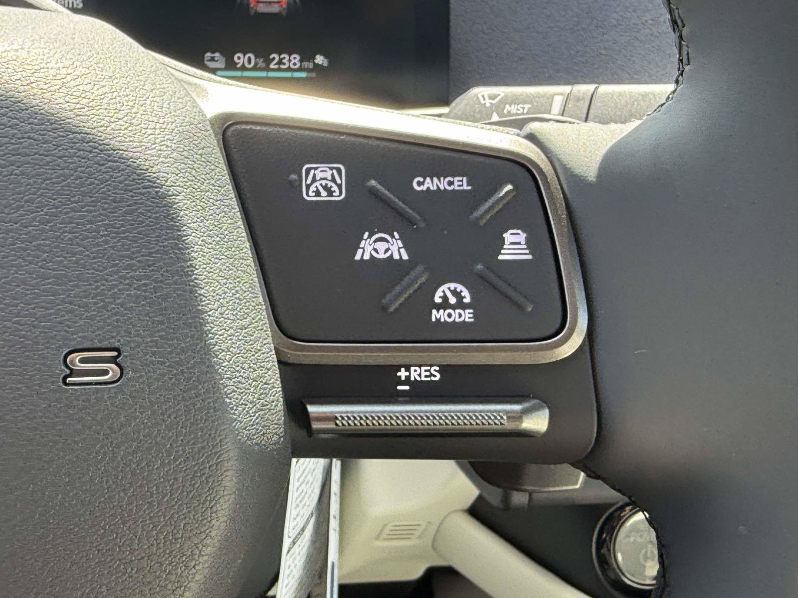 New 2026 Lexus ES 500e AWD/4WD image 17