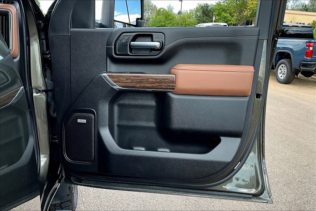 Used 2022 Chevrolet Silverado 3500 High Country w/ Technology Package image 19