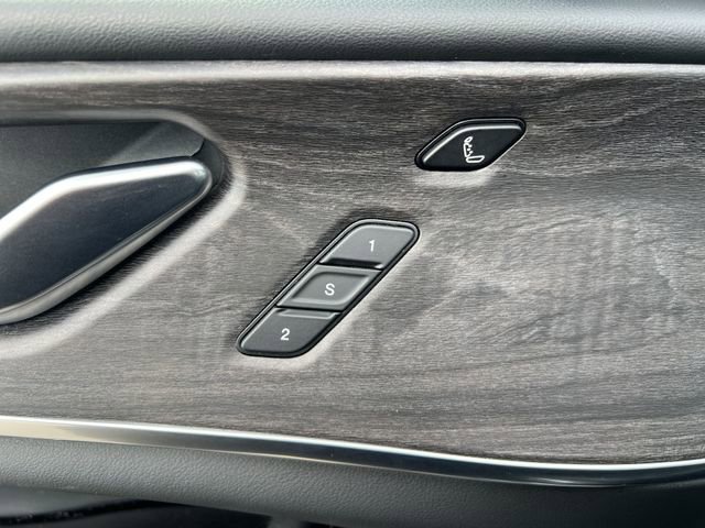 Used 2021 Jeep Grand Cherokee L Overland w/ Luxury Tech Group IV image 30