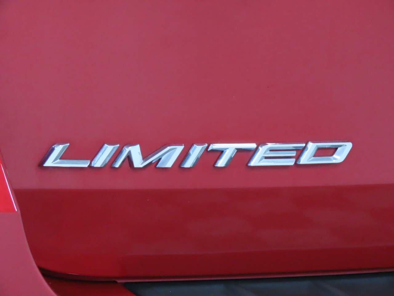 Used 2023 Ford Explorer Limited w/ Limited Technology Package RWD image 6