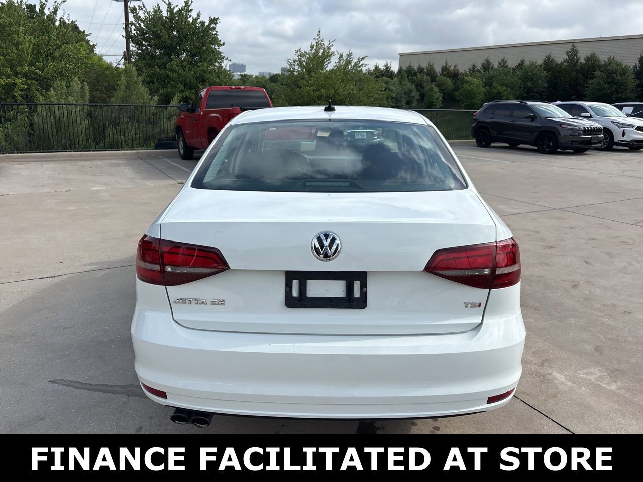 Used 2017 Volkswagen Jetta SE image 6