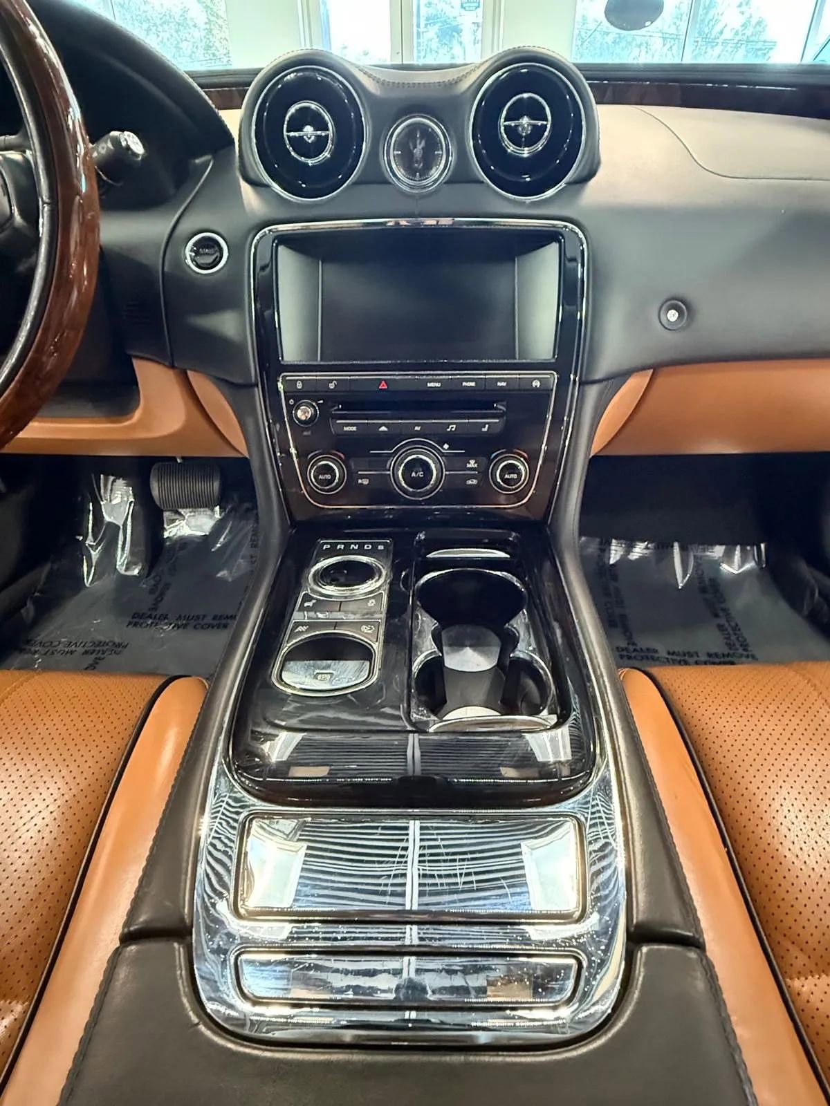 Used 2015 Jaguar XJ L Portfolio image 22