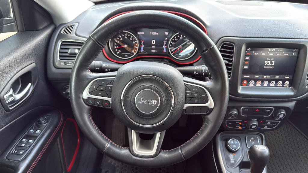 Used 2018 Jeep Compass Trailhawk w/ Leather Interior Group AWD/4WD image 9
