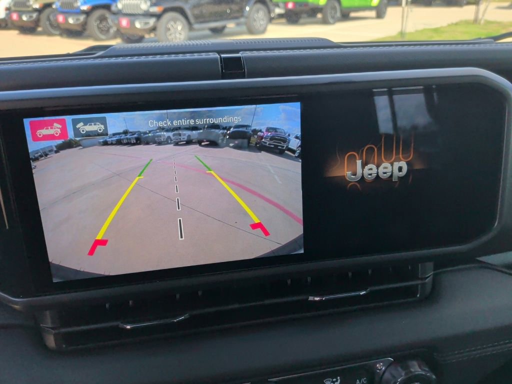 New 2025 Jeep Wrangler Sahara image 24