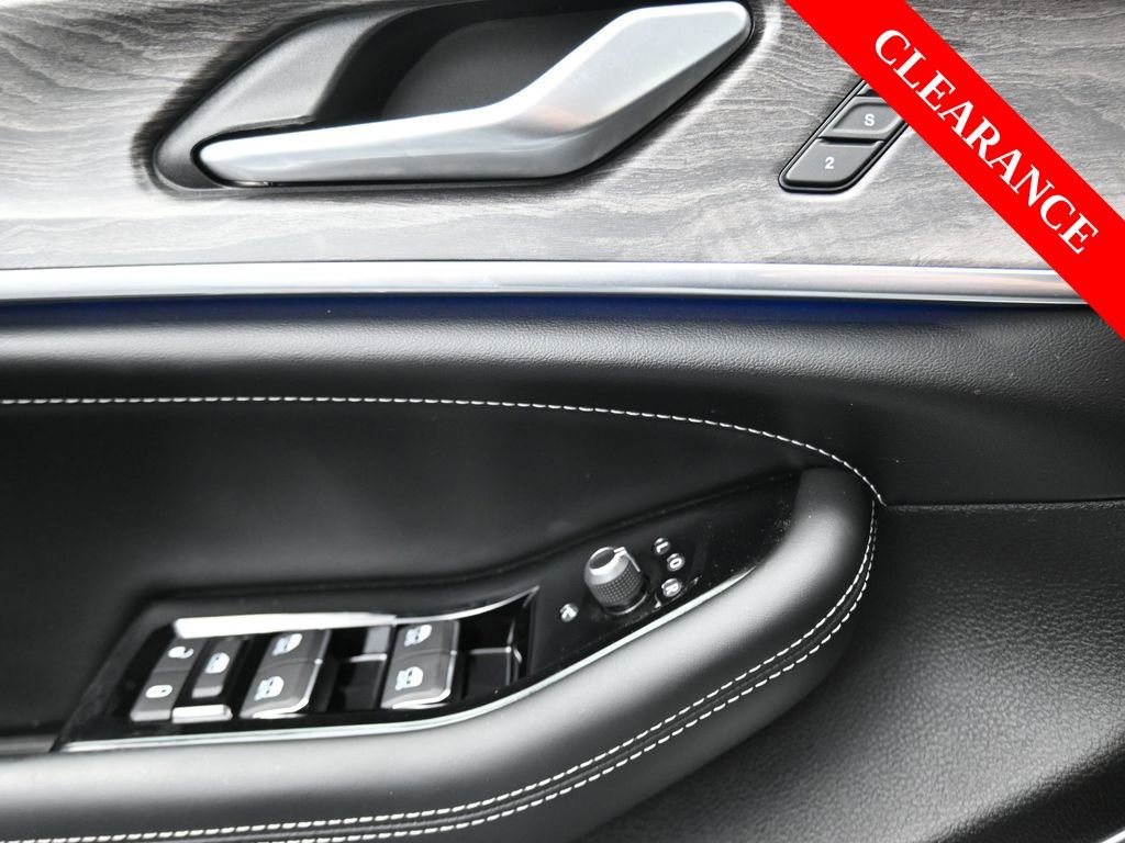 Used 2023 Jeep Grand Cherokee Overland image 25