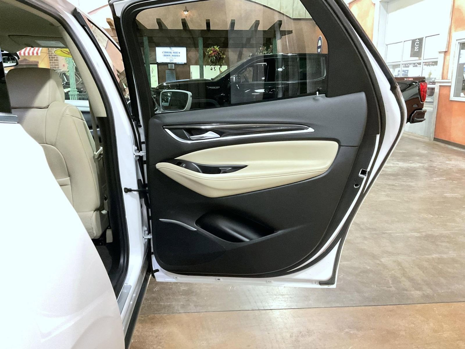 Certified 2019 Buick Enclave Essence image 17