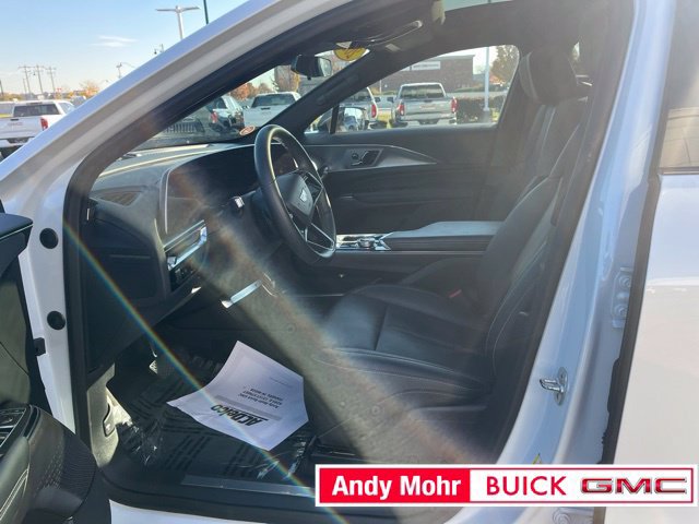 Used 2024 Cadillac Lyriq Tech AWD/4WD image 19