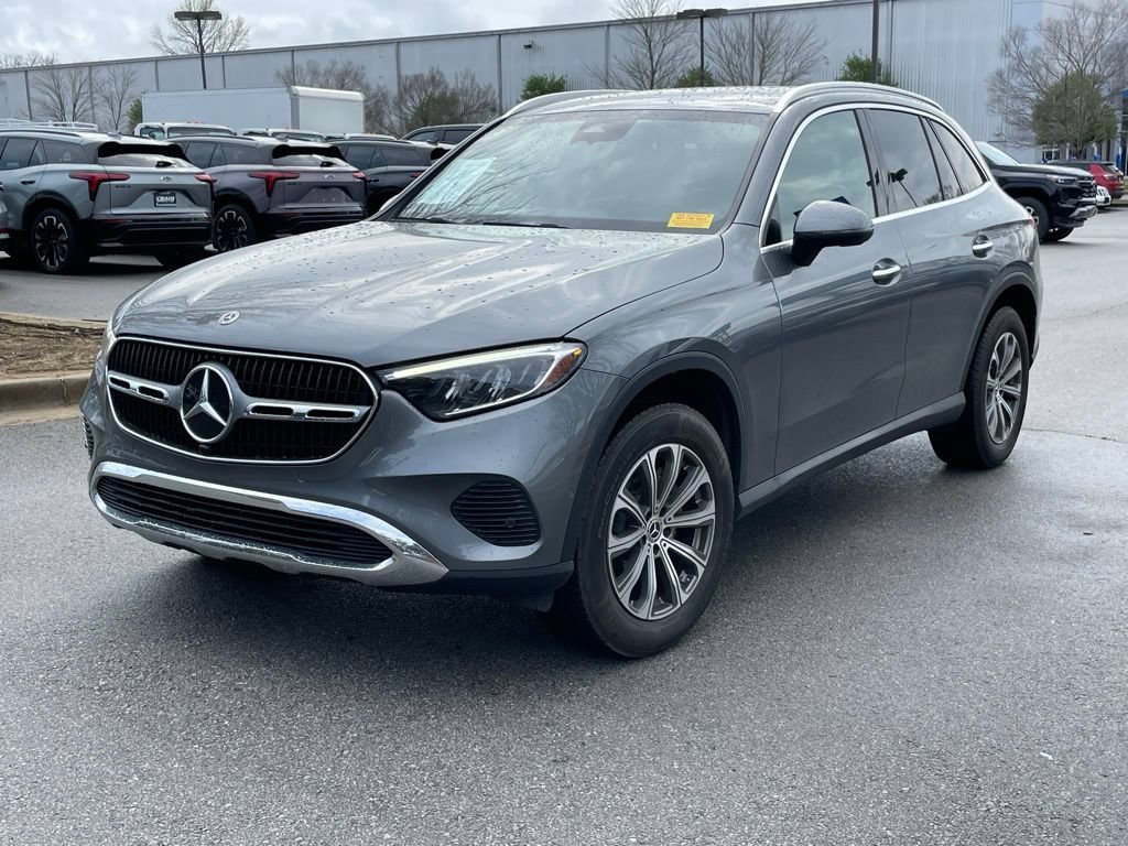 Used 2023 Mercedes-Benz GLC 300 image 3
