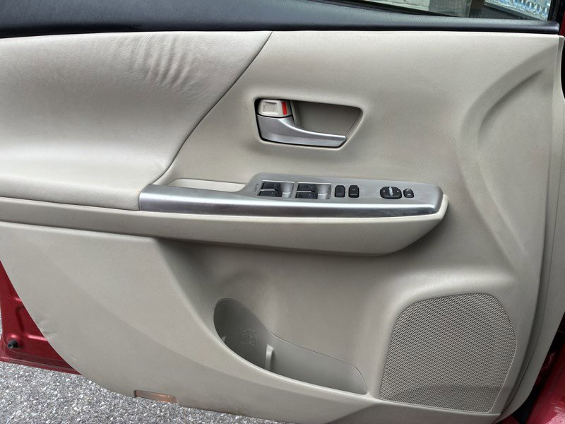 Used 2012 Toyota Prius V Five image 12