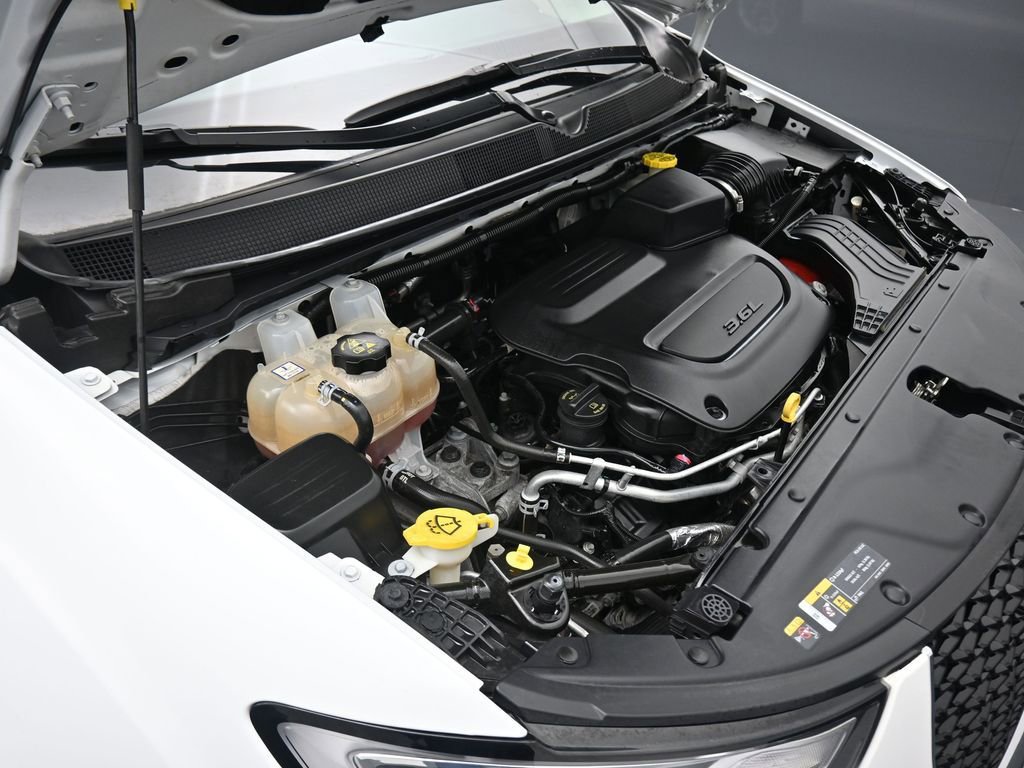 Used 2022 Chrysler Pacifica Touring-L image 65