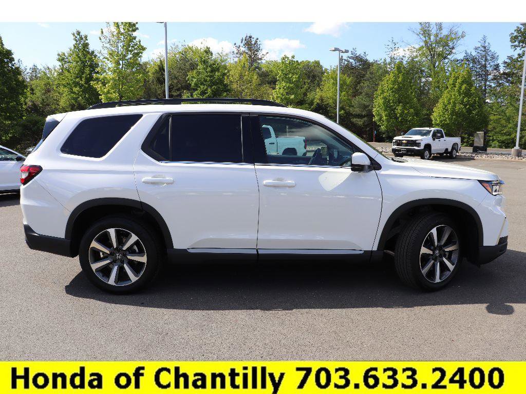 Used 2025 Honda Pilot Elite image 8