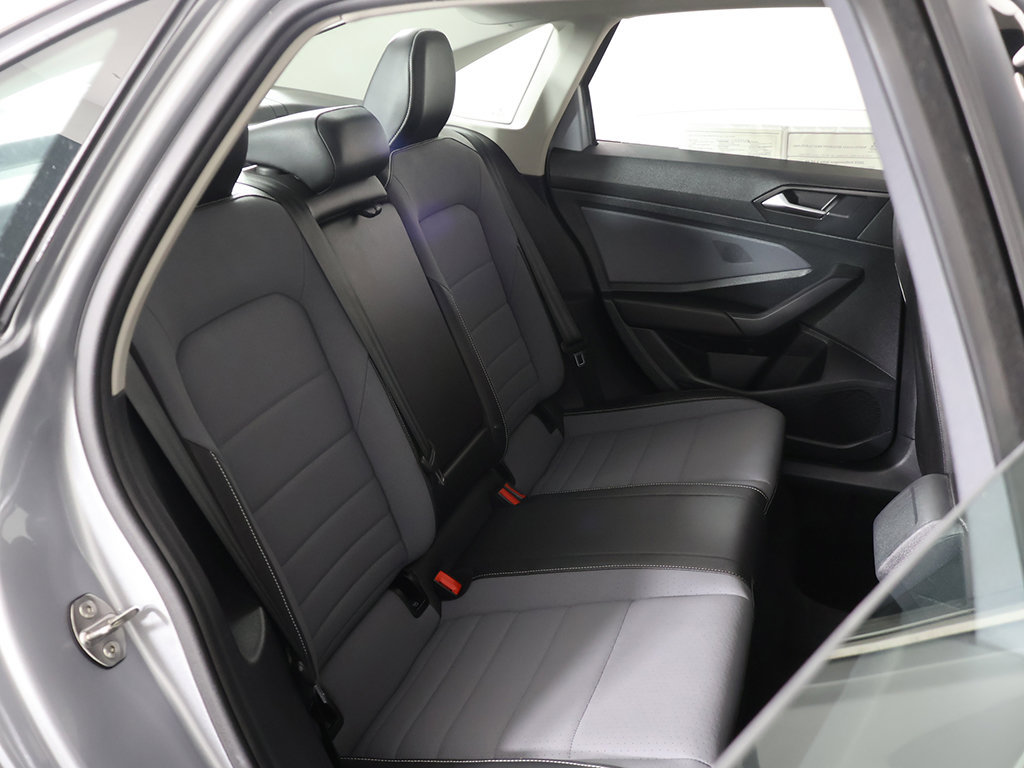 Used 2025 Volkswagen Jetta SE FWD image 26