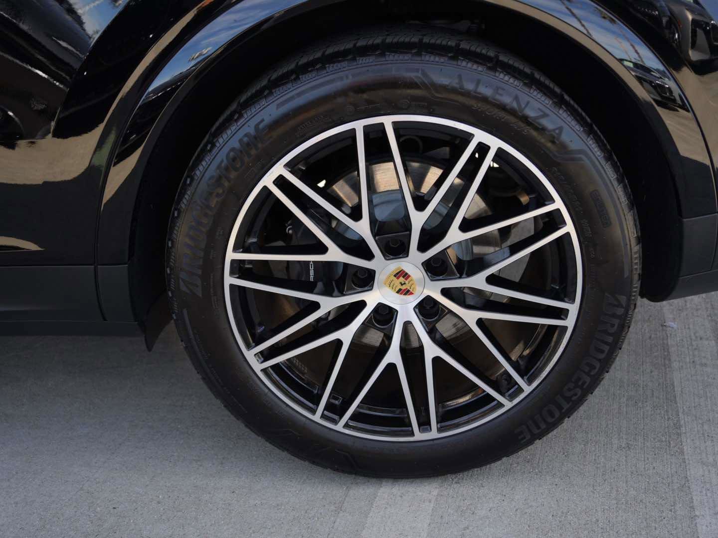 Used 2024 Porsche Cayenne image 6