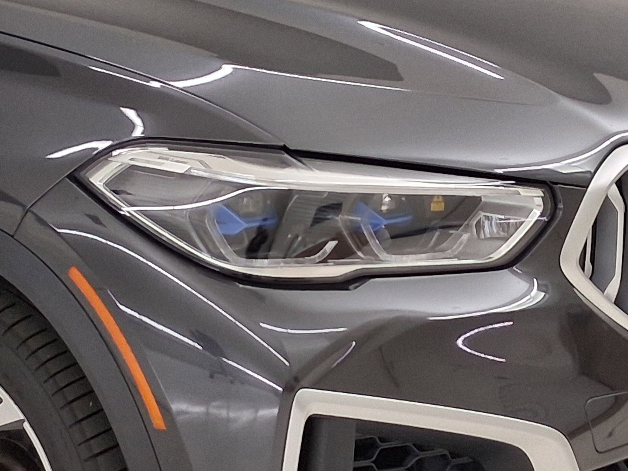 Used 2021 BMW X6 sDrive40i w/ Executive Package RWD image 9