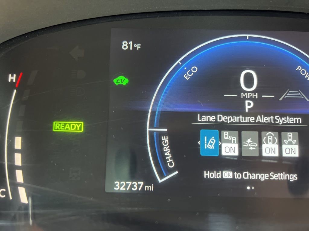 Used 2025 Toyota Camry LE w/ Convenience Package image 4