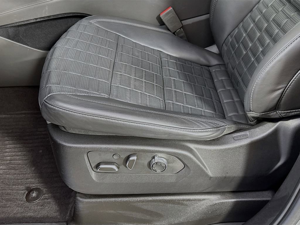 Used 2023 Cadillac Escalade Sport Platinum w/ LPO, ONYX Package image 25