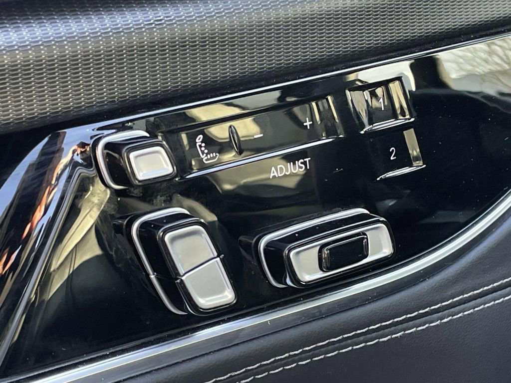 Used 2024 Jeep Grand Wagoneer Series II w/ Quick Order Packagew 28T image 9