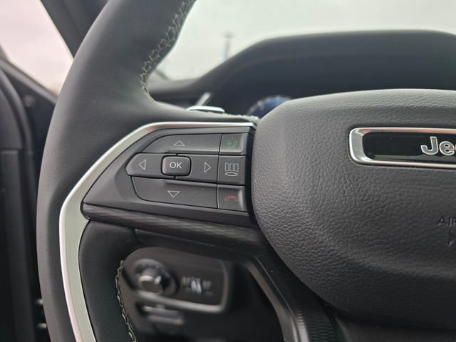 Used 2025 Jeep Grand Cherokee L Laredo w/ Luxury Tech Group I image 31