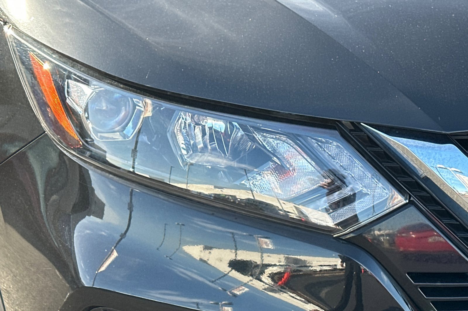 Used 2022 Nissan Rogue Sport S image 41