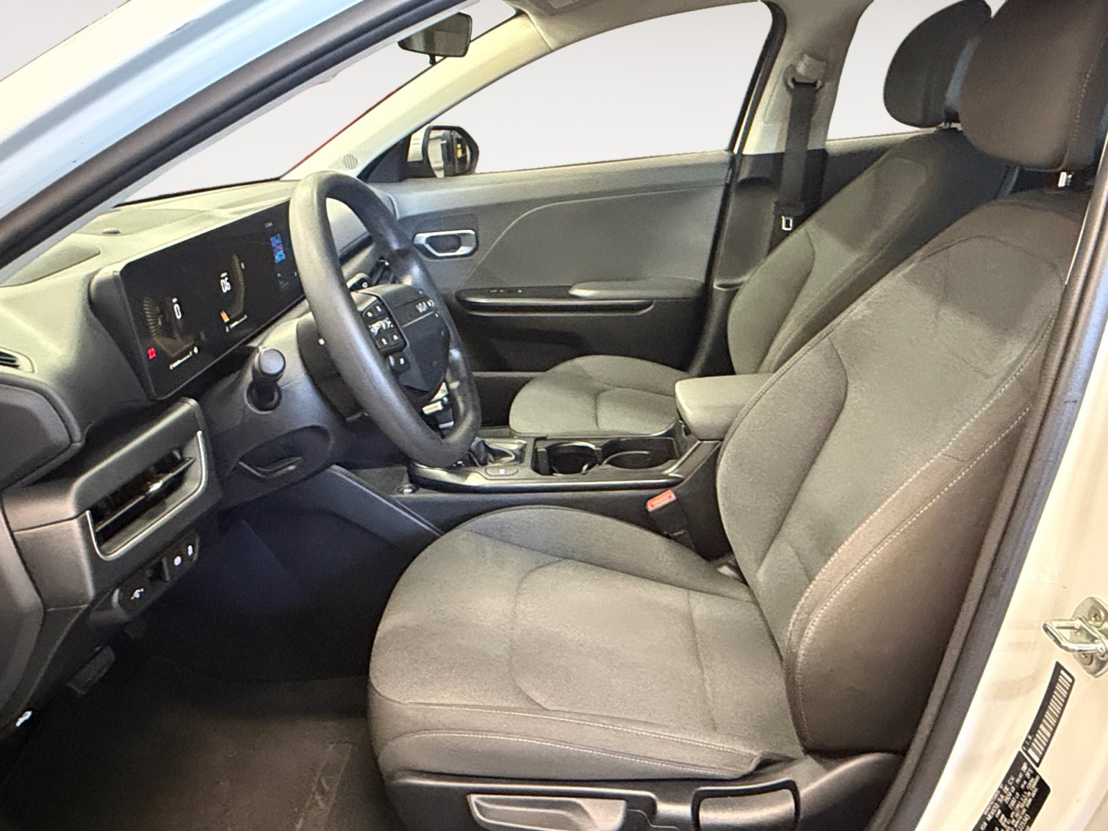 Used 2025 Kia K4 FWD image 23