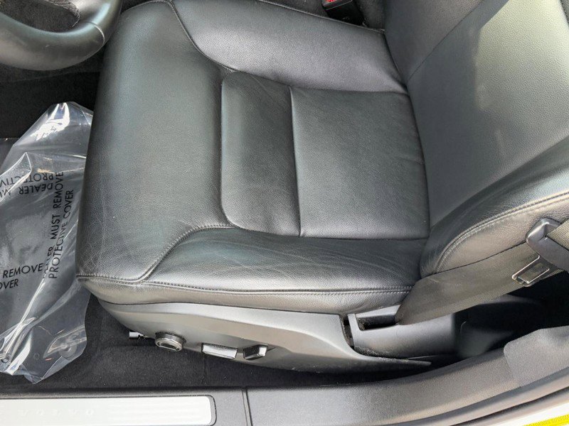 Certified 2024 Volvo S60 B5 Core image 17