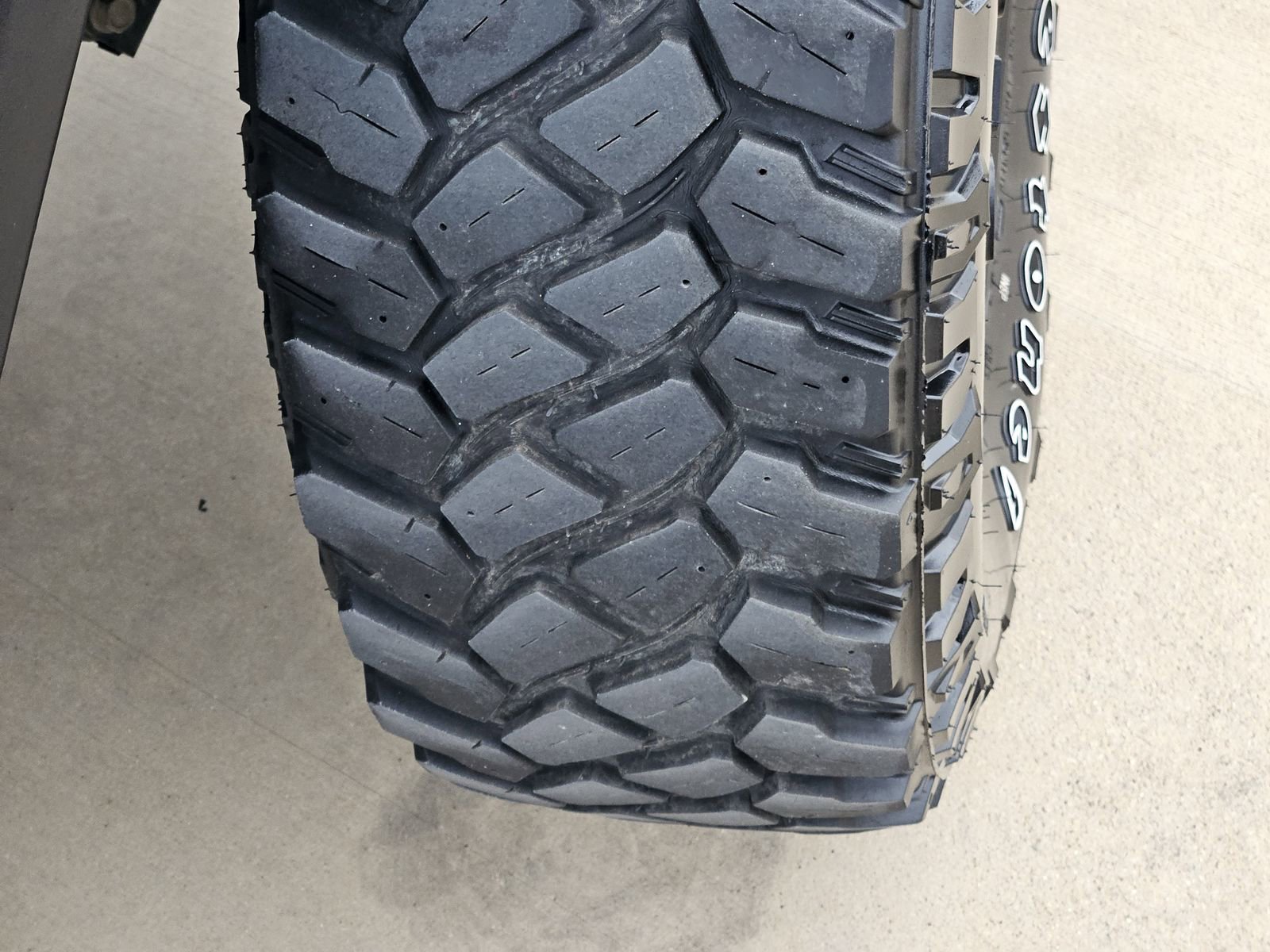 Used 2024 Jeep Gladiator Sport image 14