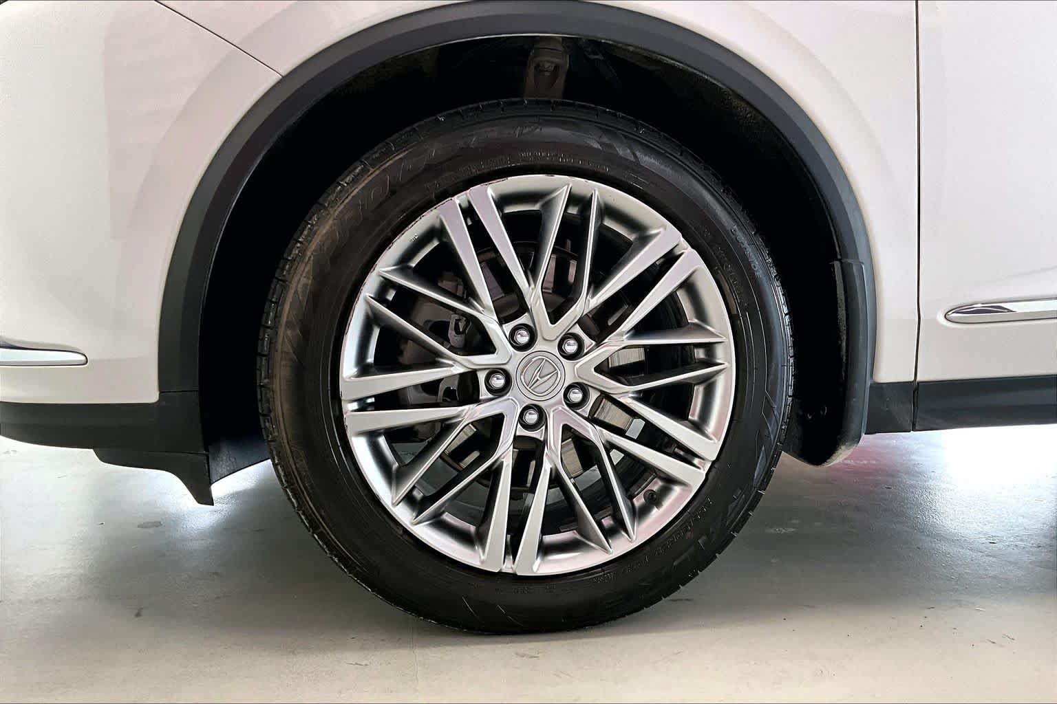 Used 2023 Acura MDX SH-AWD w/ Advance Package image 8