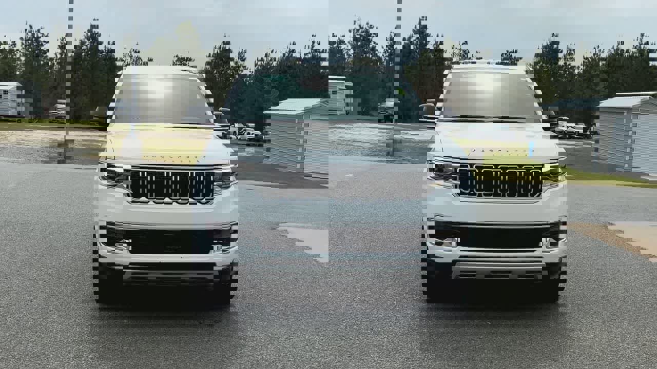 Used 2024 Jeep Wagoneer Series II w/ Flexible Seating Group image 3