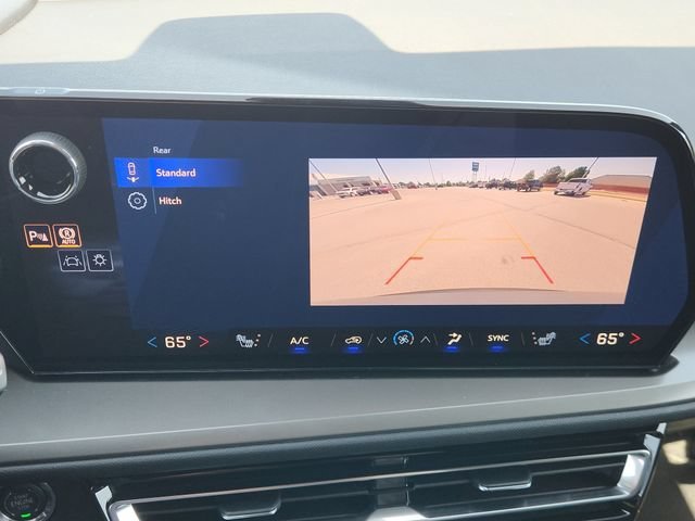 New 2027 Chevrolet Traverse LT FWD image 19