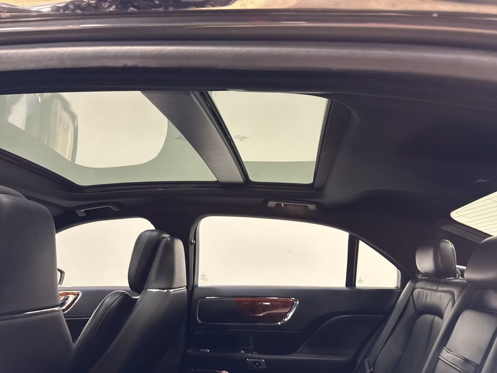 Used 2017 Lincoln Continental Reserve AWD/4WD image 40