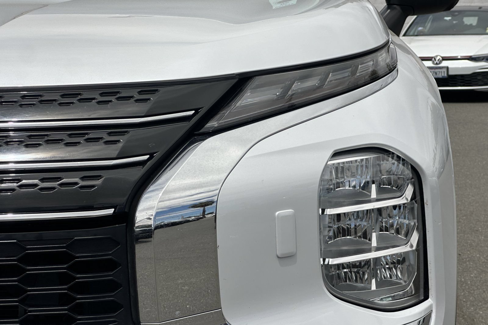 Used 2024 Mitsubishi Outlander AWD image 45