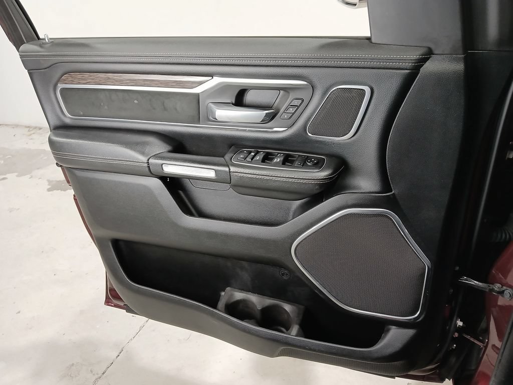 Used 2019 RAM 1500 Laramie AWD/4WD image 28