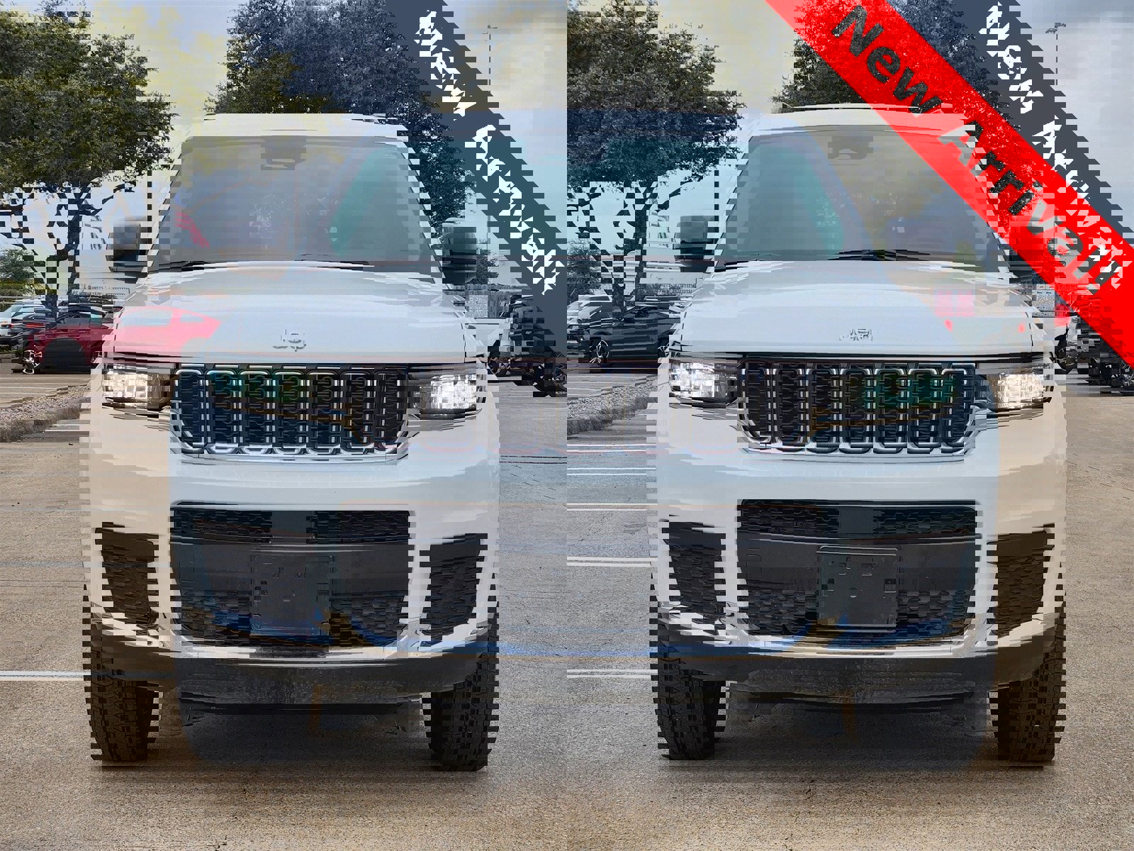 Used 2024 Jeep Grand Cherokee L Laredo image 7