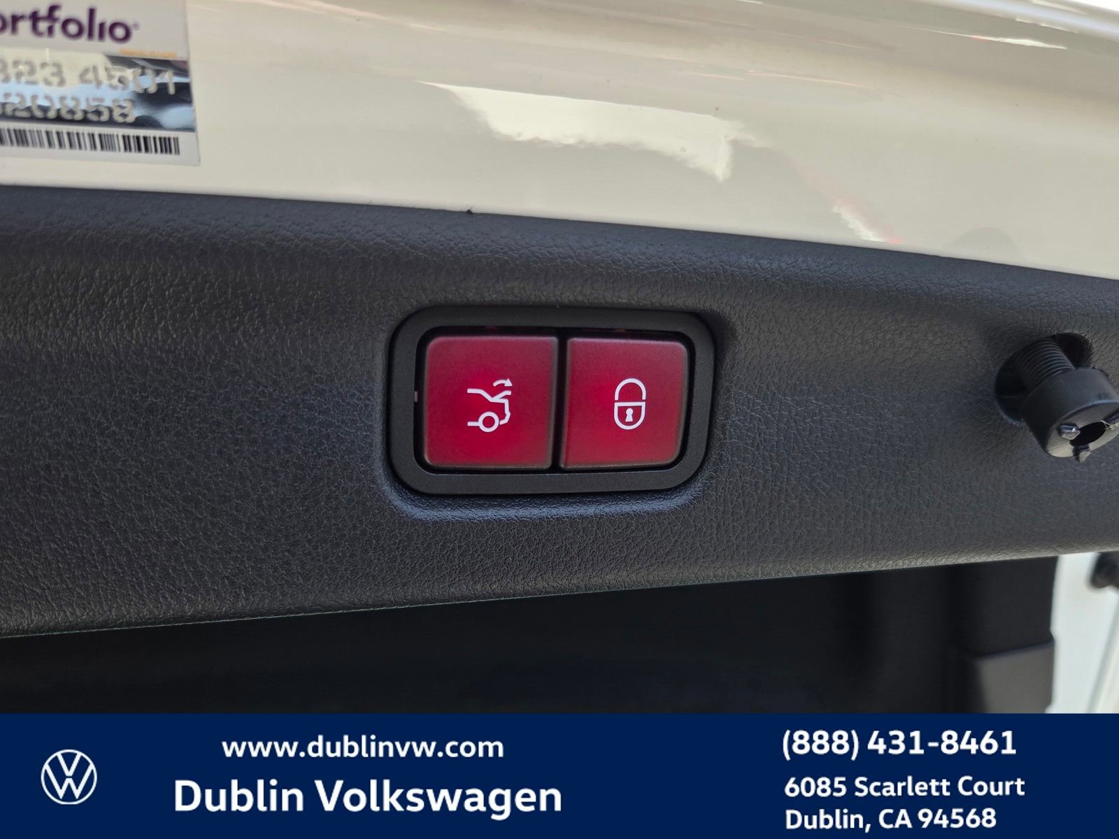 Used 2022 Mercedes-Benz C 300 Sedan image 28