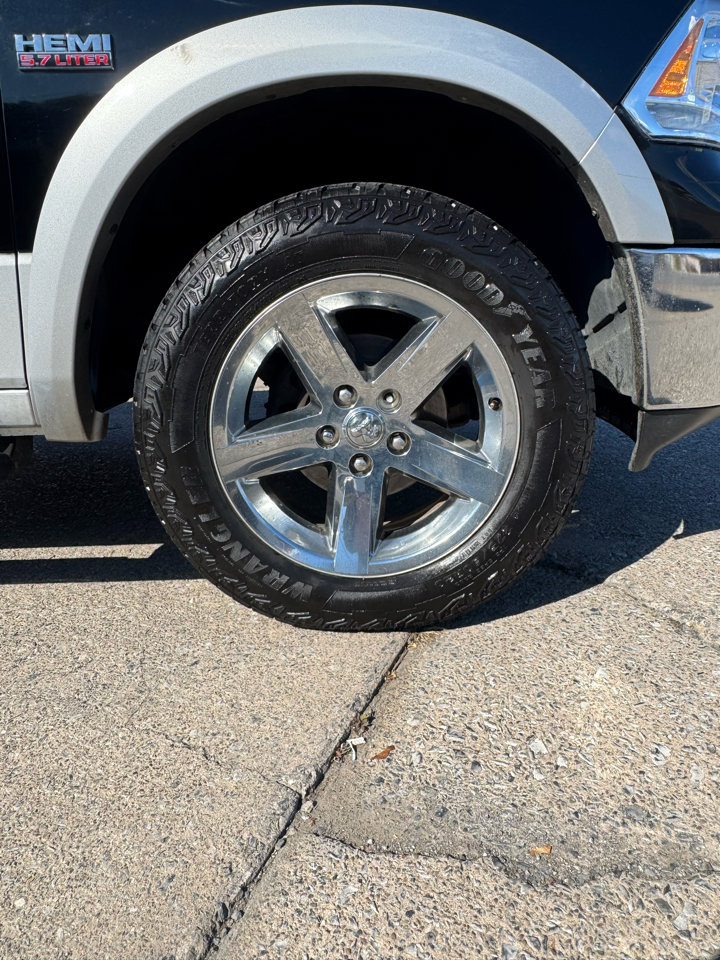 Used 2014 RAM 1500 Laramie w/ Convenience Group image 9