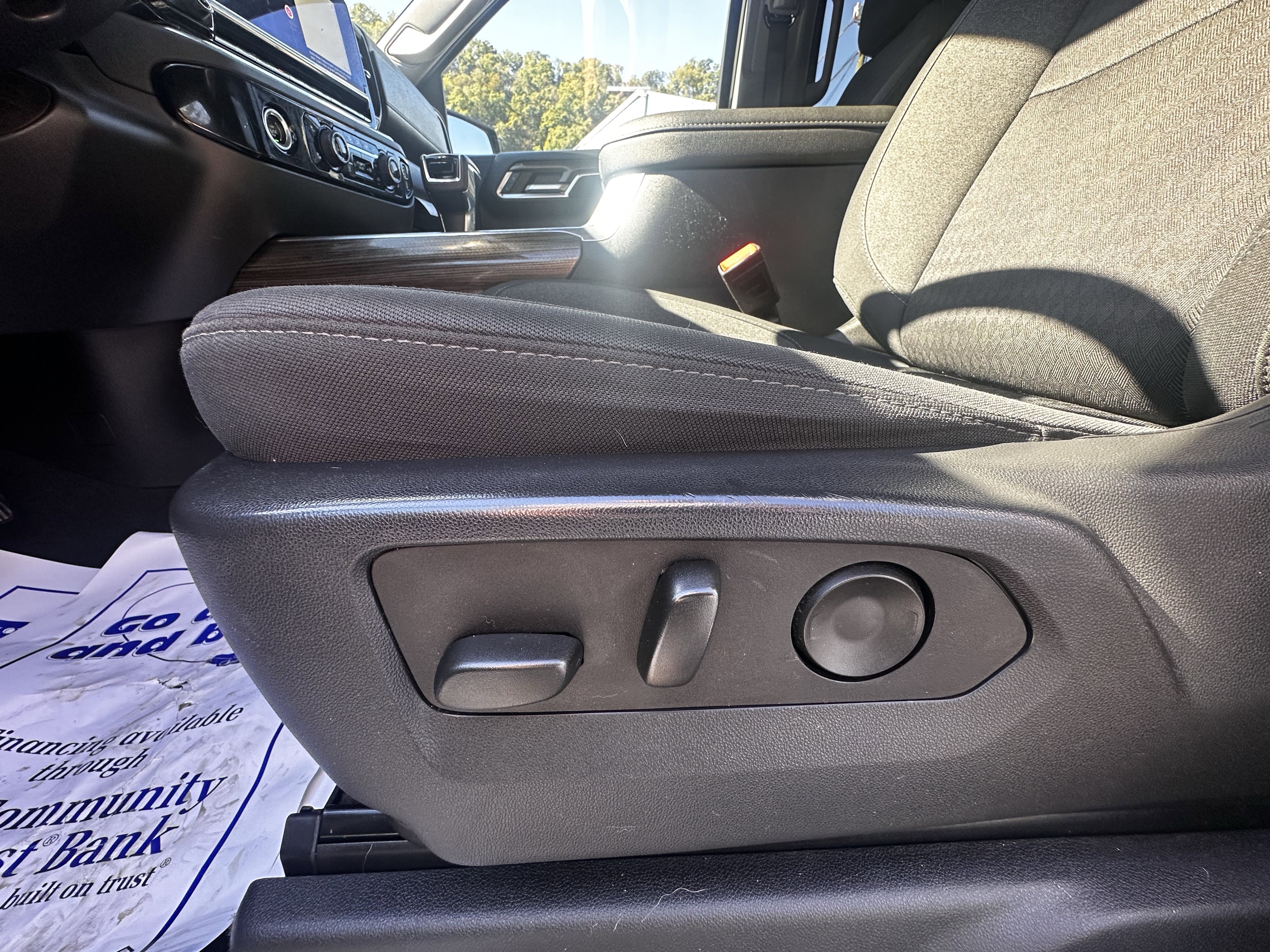 Used 2022 Chevrolet Silverado 1500 LT Trail Boss image 8