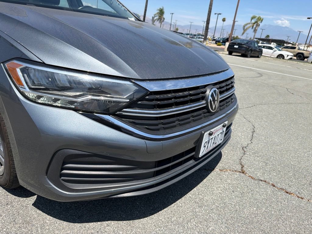 Used 2024 Volkswagen Jetta SE FWD image 10
